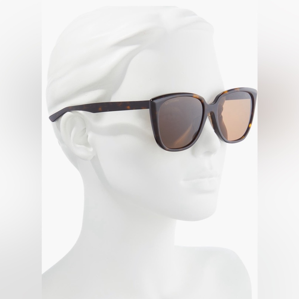 ✨Balenciaga Sunnies 😎✨